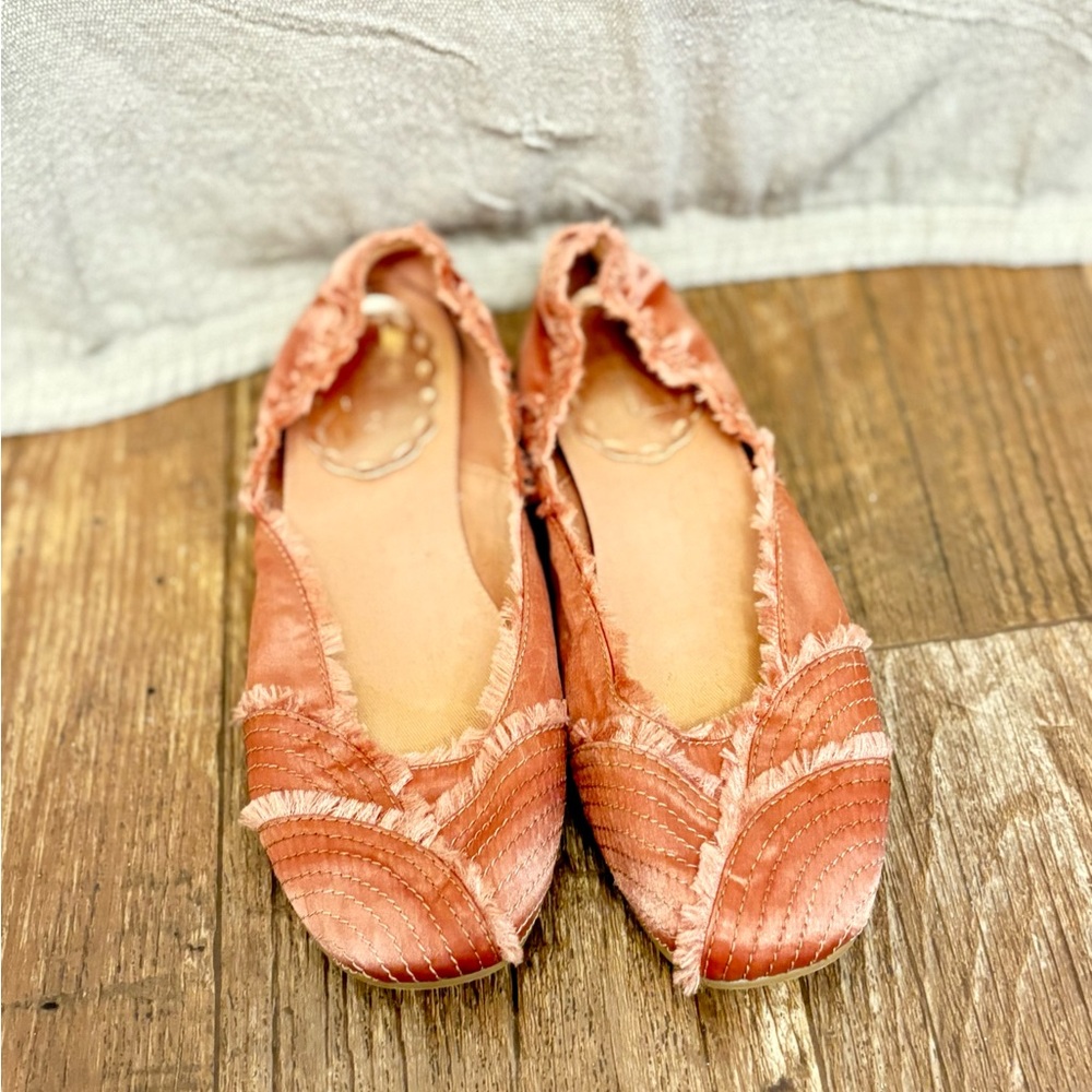 Seychelles distressed/fringed pink flats size 8.5 balletcore cottagecore